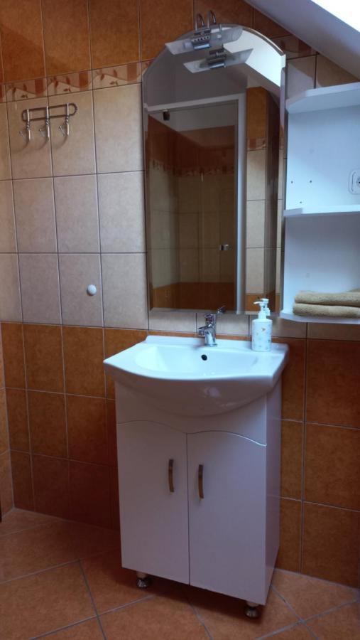 Nefelejcs Fagyizo Es Apartmanhaz Kistolmacs Exterior photo