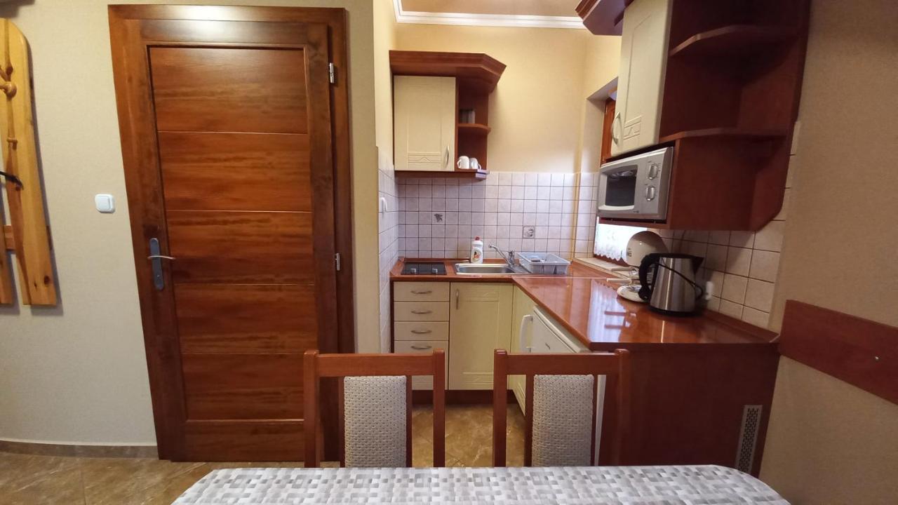 Nefelejcs Fagyizo Es Apartmanhaz Kistolmacs Exterior photo