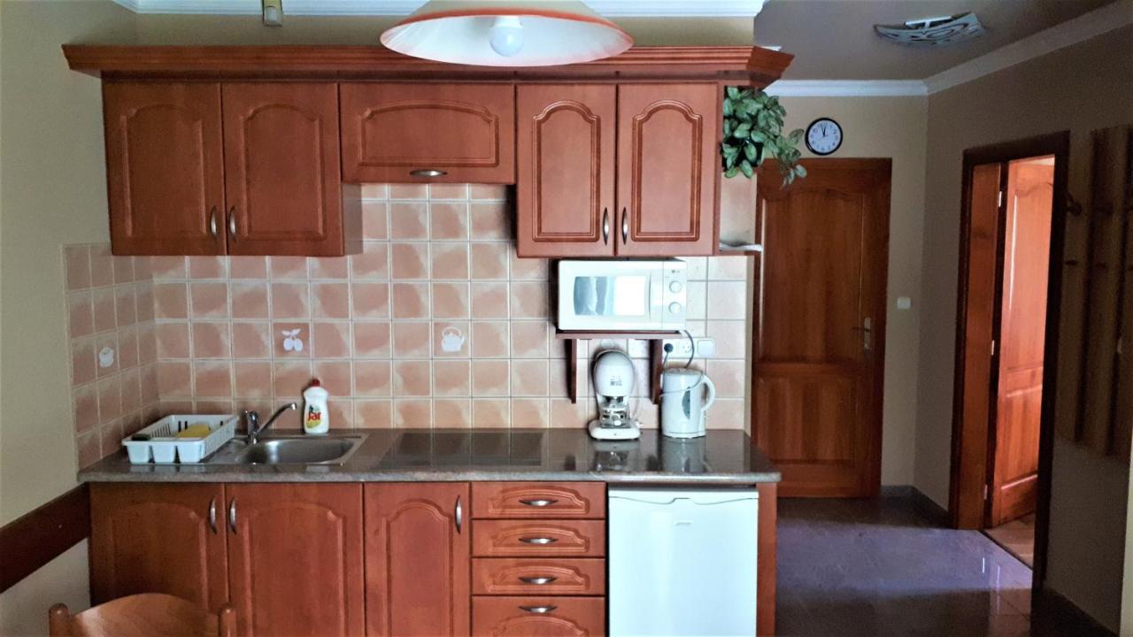 Nefelejcs Fagyizo Es Apartmanhaz Kistolmacs Exterior photo